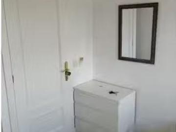 Encantador Habitación en Pozuelo de Alarcón, Madrid, gastos in.