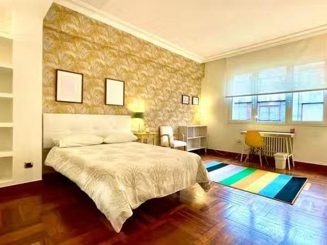 Acogedor Habitación en Rodríguez Arias kalea, Indautxu