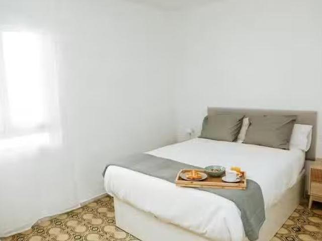 ¡Recién llegado! Habitación en Ronda de Sant Pau, Ciutat Vella