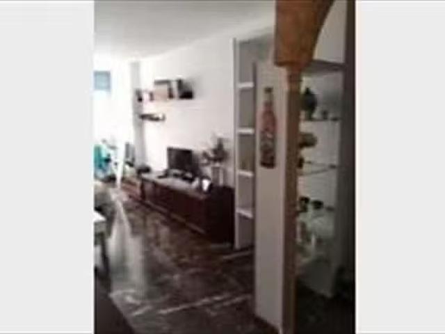 ¡En alquiler! Habitación en 3 Calle Adelfa