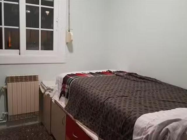 Bonito Habitación en 60 Avinguda de Frederic Rahola
