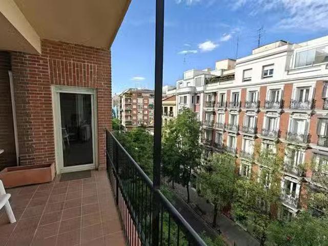 Barato Piso de 1 habitación en Calle de Ferraz, Moncloa Aravaca