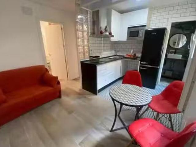 Único Piso de 1 habitación en Calle del Mesón de Paredes