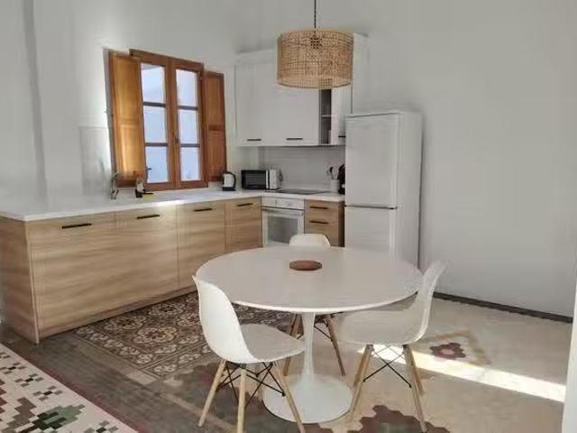 ¡Recién llegado! Piso de 1 habitación en Carrer de Bernabé Gar.