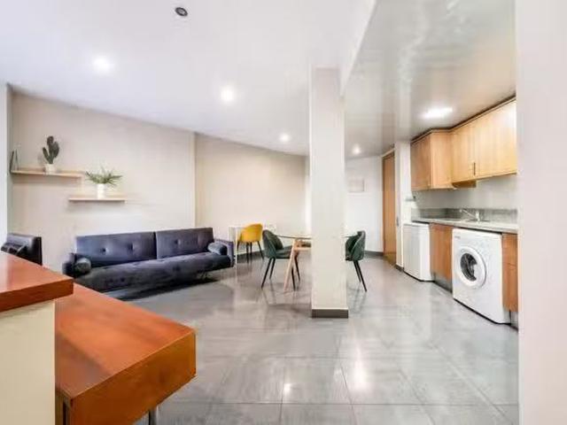 Bonito Piso de 1 habitación en Carrer de Torres i Amat