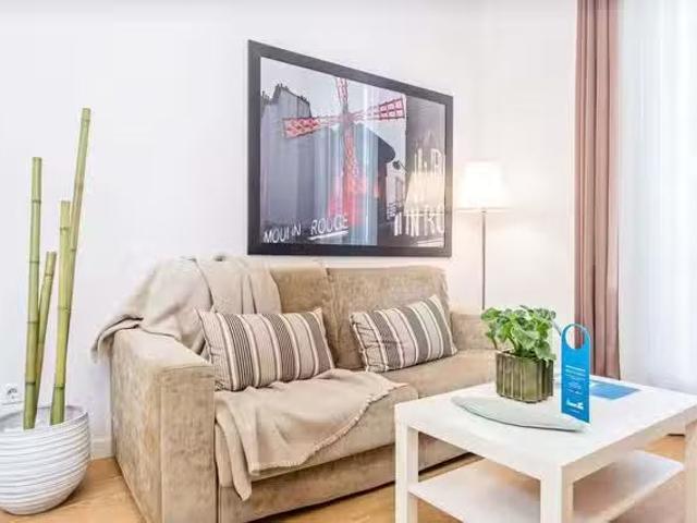 Acogedor Piso de 1 habitación en Carrer de Villarroel