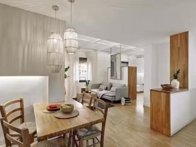 ¡Recién llegado! Piso de 1 habitación en Carrer del Consell de.