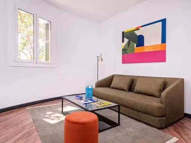 ¡Recién llegado! Piso de 1 habitación en Passatge d'Aragó