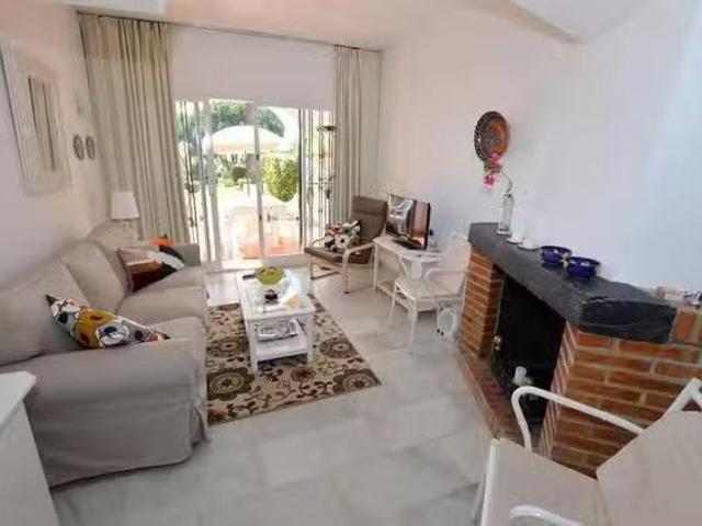 Barato Piso de 3 habitaciones en Sitio de Calahonda