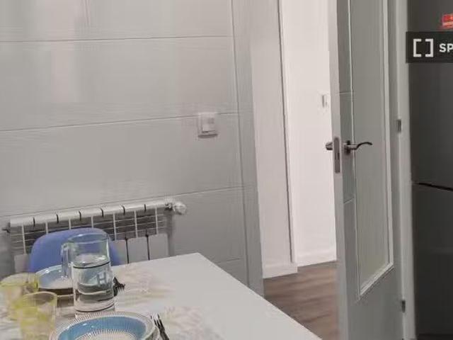 Barato Piso en alquiler de 3 dormitorios en El Cañaveral, Madrid