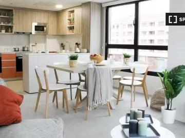 ¡Renta! Se alquila habitación cerca de la UPNA, Pamplona