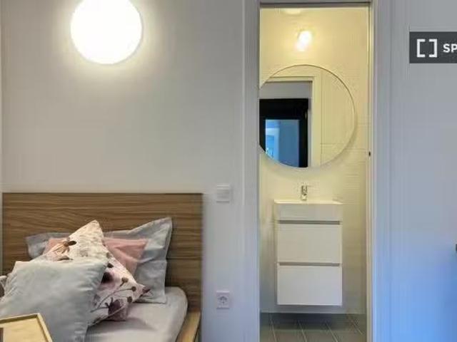 ¡En alquiler! Se alquila habitación en coliving de 20 habitaci.