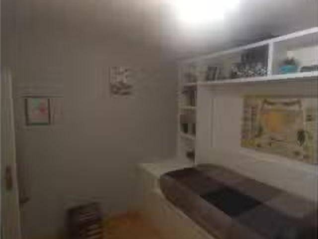 Bonito Se alquila habitación en apartamento de 3 dormitorios e.