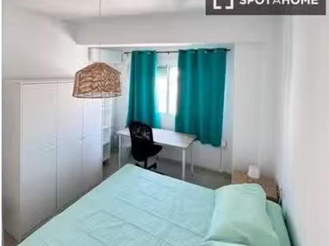¡Recién llegado! Se alquila habitación en Santa Rita, Almería