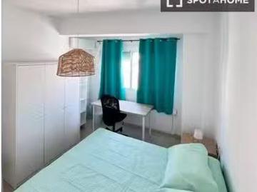 Único Se alquila habitación en Santa Rita, Almería