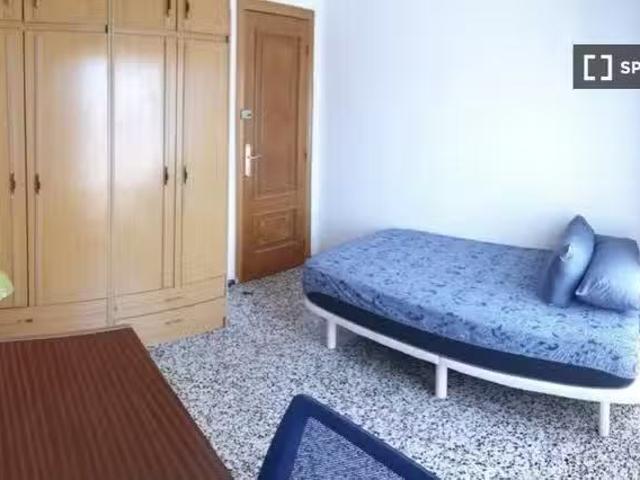 Bonito Se alquila habitación en piso compartido, Alicante