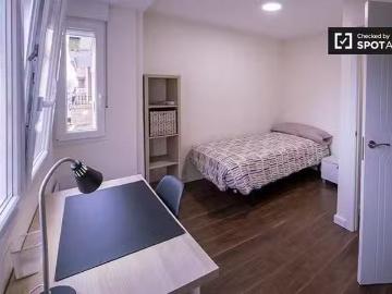 Único Se alquila habitación en piso compartido de 3 habitacion.