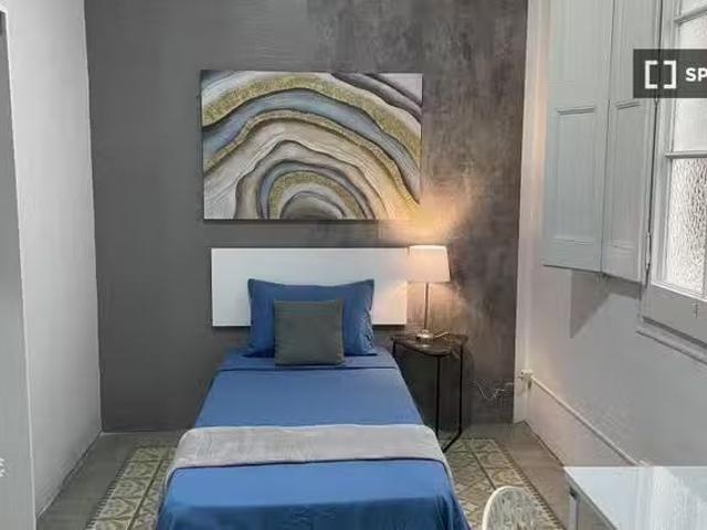 Encantador Se alquila habitación en piso compartido de 4 habit.