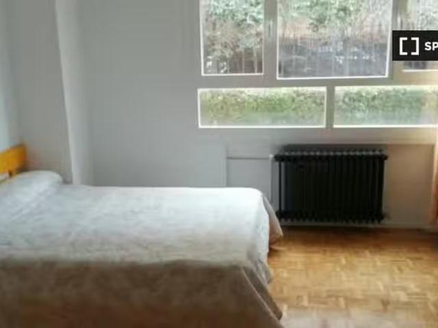 Nuevo Se alquila habitación en piso de 7 dormitorios en Madrid