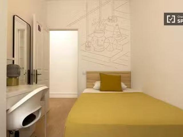 Acogedor Se alquila habitación en piso de 7 habitaciones en Ba.