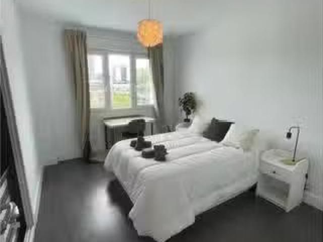 ¡Oferta! Se alquila habitación en piso de 9 habitaciones, Guin.