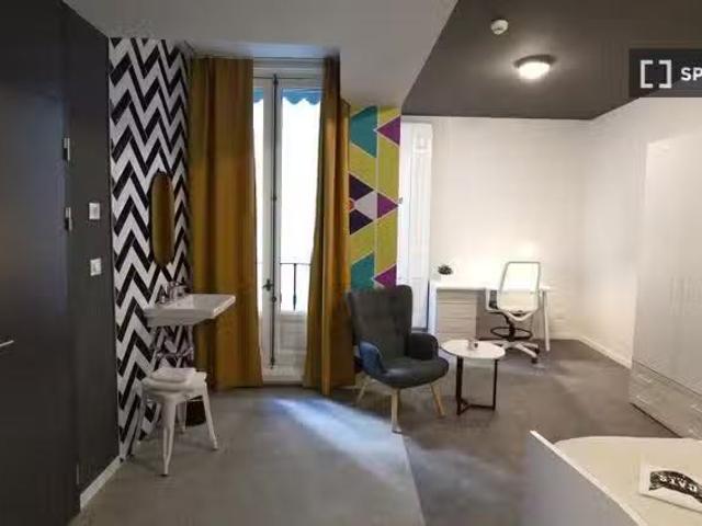 Barato Se alquila habitación en residencia de estudiantes en C.