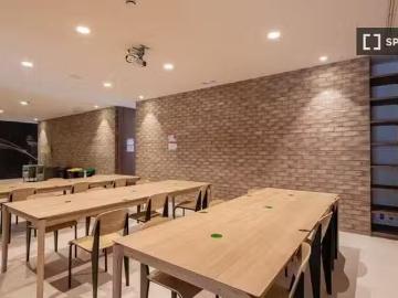 ¡En alquiler! Se alquila habitación en residencia en Pamplona.