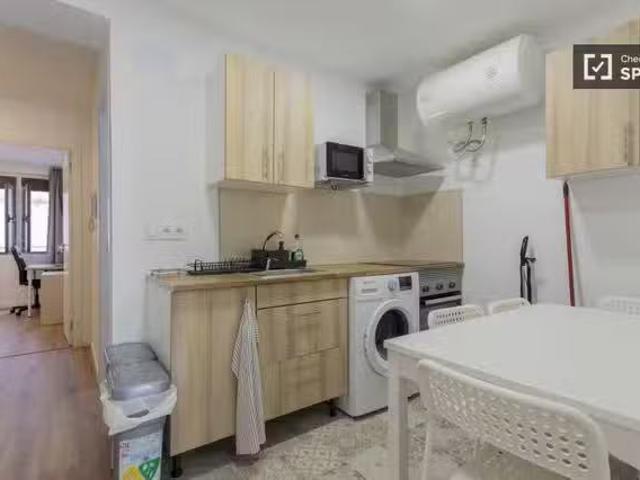 ¡Recién llegado! Se alquila habitación, La Creu del Grau, Vale.