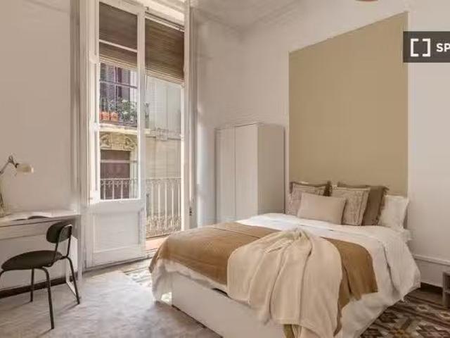 ¡Recién llegado! Se alquilan habitaciones en apartamento de 6.