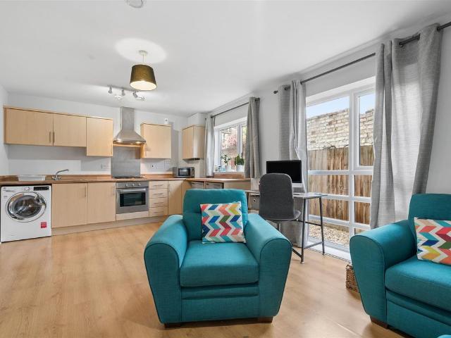 Recovery Street, Tooting SW17, 1 bed flat to rent, £1,800 pcm | PrimeLocation