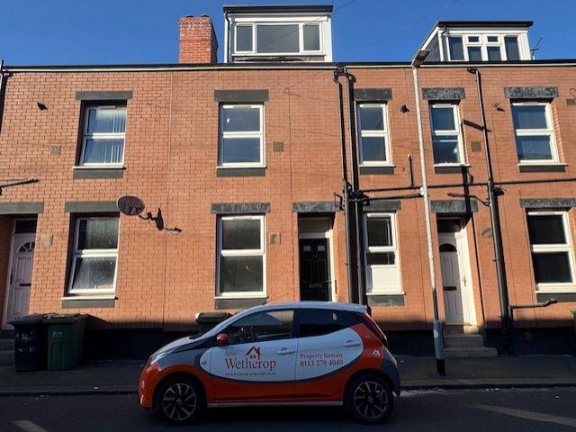 Recreation Row, Leeds LS11, 2 bed terraced house to rent, £695 pcm | PrimeLocation