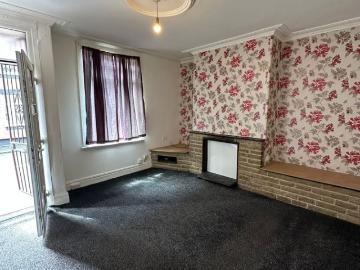Recreation View, Leeds LS11, 2 bed terraced house to rent, £800 pcm | PrimeLocation