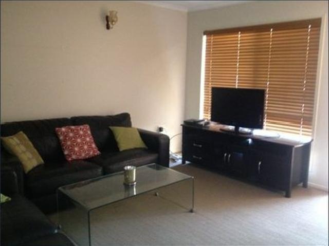 REDUCED REDUCED *FULLY FURNISHED 2 BEDROOM UNIT LOW MAINTENANCE