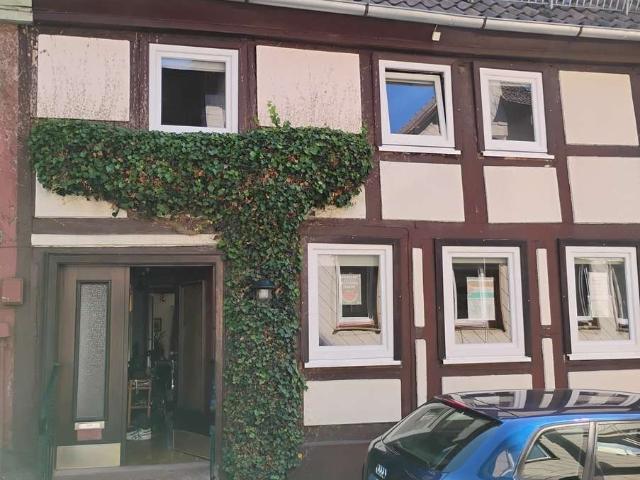 Reduziert! Charaktervolles Haus im beschaulichen Stadtoldendorf. Schauen Sie doch mal rein!