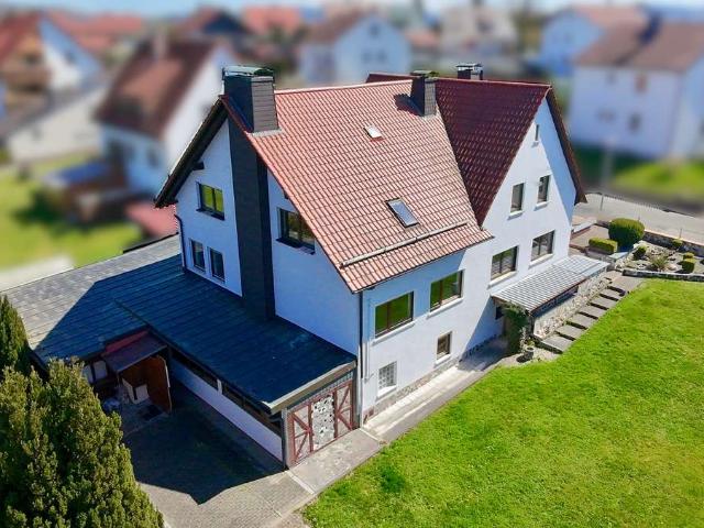 REDUZIERT* Großes Zweifamilienhaus mit hohem Ausbaupotential