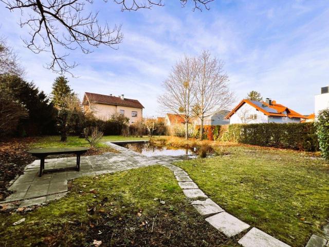 Charmantes 1.202 m² Grundstück mit kleinem Haus und viel Potenzial ca. 750 800 m² Wohnfläche möglich!