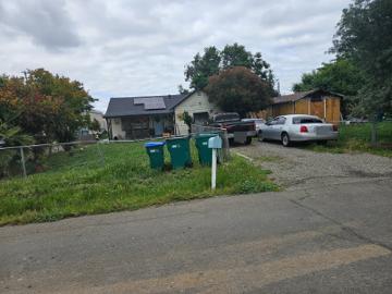 Redwood Ave