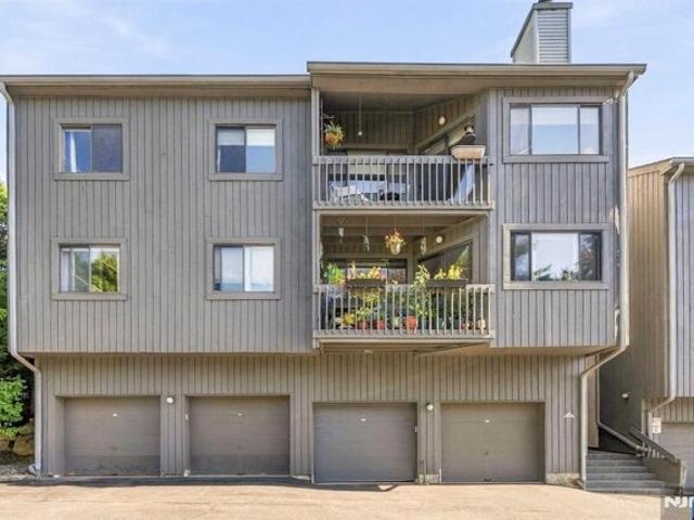 Redwood Ct Unit,ramsey, Condo For Sale