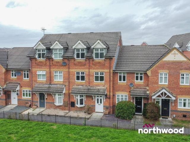Redwood Drive, Crewe, CW1 4 bed townhouse to rent £1,250 pcm £288 pw