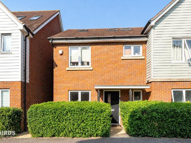 Redwood Drive, Epsom, Surrey KT19, 4 bed semi detached house to rent, £2,995 pcm | PrimeLocation