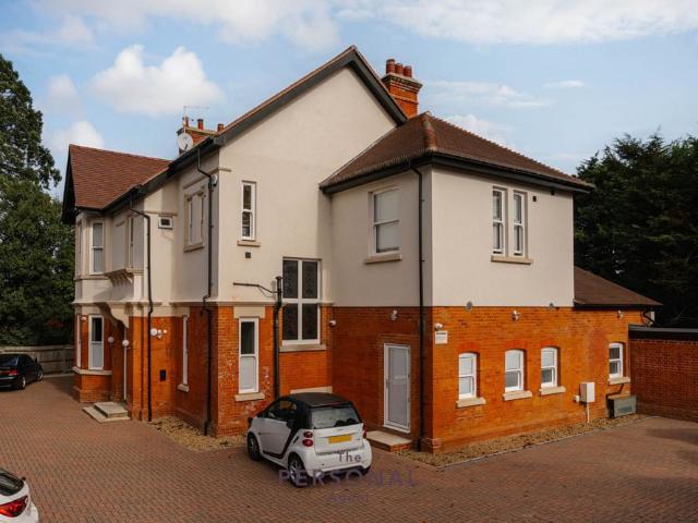 Redwood Drive, Epsom