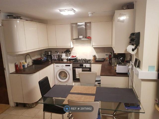 Redwood Estate, Hounslow Heston, London TW5, 3 bed terraced house to rent, £1,900 pcm | PrimeLocation
