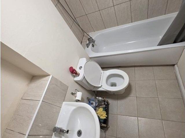Redwood Grove, Bedford MK42, 2 bed flat to rent, £1,100 pcm | PrimeLocation