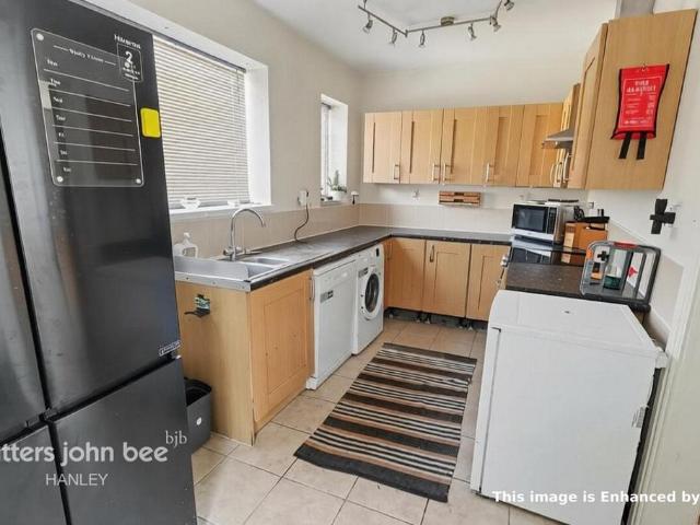 Redwood Place, Stoke on trent 3 bed semi detached house to rent £925 pcm £213 pw