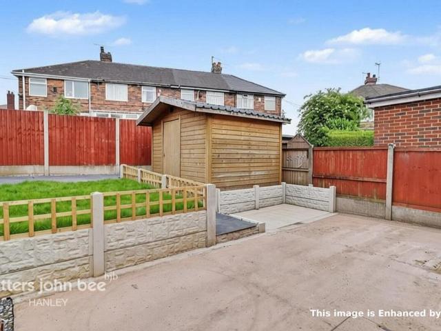 Redwood Place, Stoke on trent 3 bed semi detached house to rent £925 pcm £213 pw
