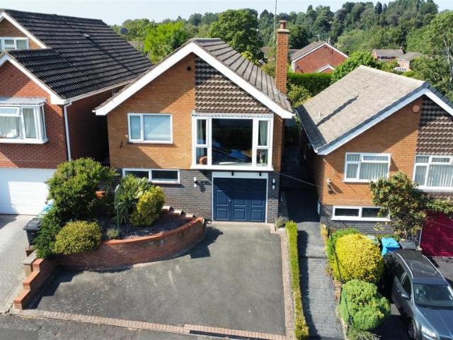 Redwood Road, Kinver 3 bed detached house to rent £1,750 pcm £404 pw