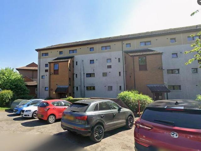 Red Admiral Court, Dundee DD4 1 bed flat to rent £550 pcm £127 pw