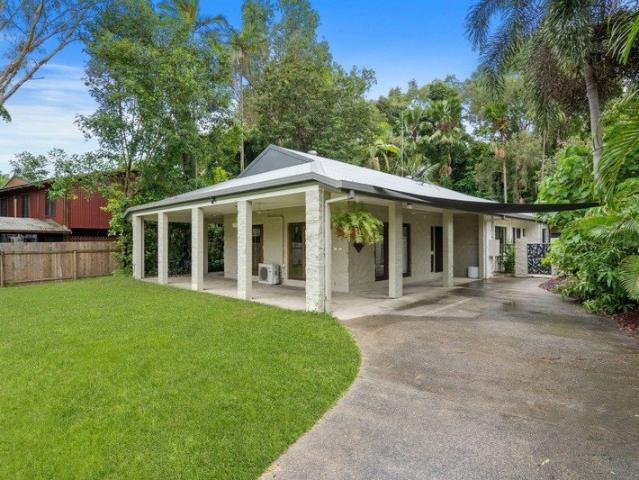 Red alert opportunity knocks in Clifton Beach!
