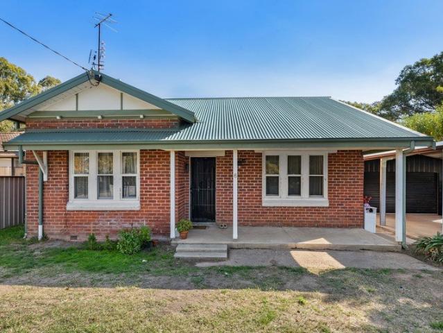 Red Brick Charm meets Blue Ribbon Potential