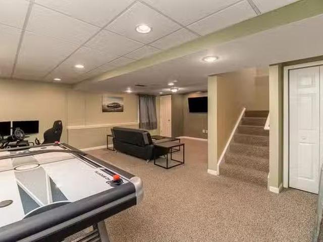 Red Hawk Ridge Court